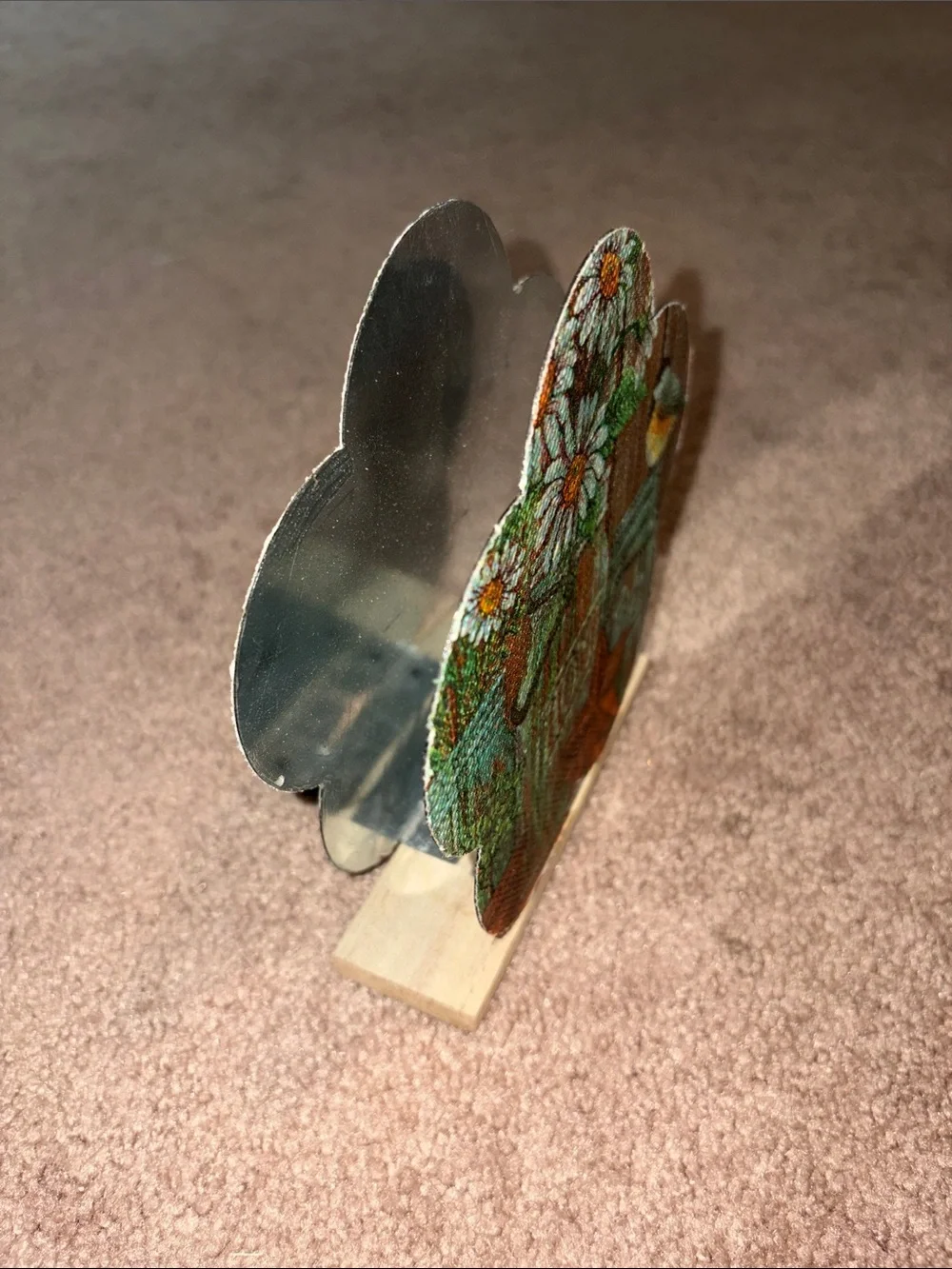 Wooden Daisy & Bird Decorative Shelf Accent - Rustic Home Napkin Holder